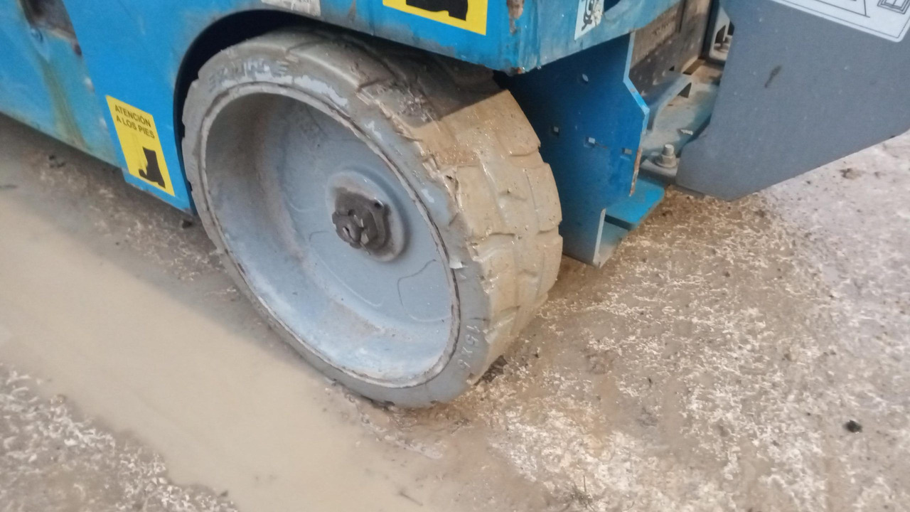 Lift u obliku makaza GENIE GS4047: slika 13