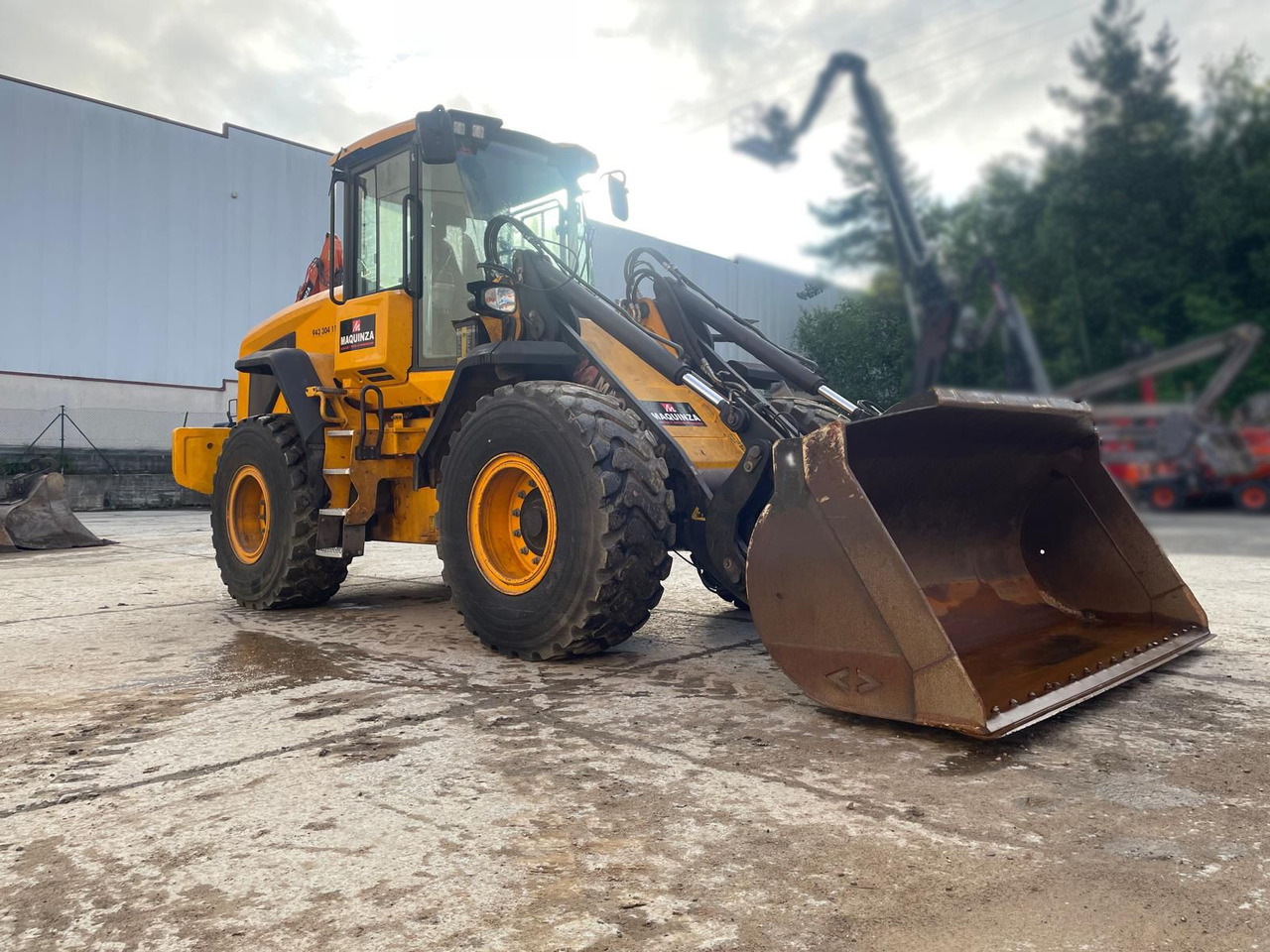 JCB 427 HT S5 - Utovarivač točkaš: slika 3 JCB 427 HT S5 - Utovarivač točkaš: slika 3