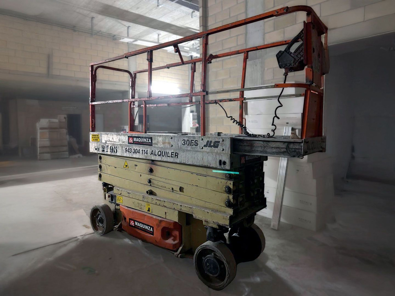JLG 2630ES - Lift u obliku makaza: slika 2 JLG 2630ES - Lift u obliku makaza: slika 2