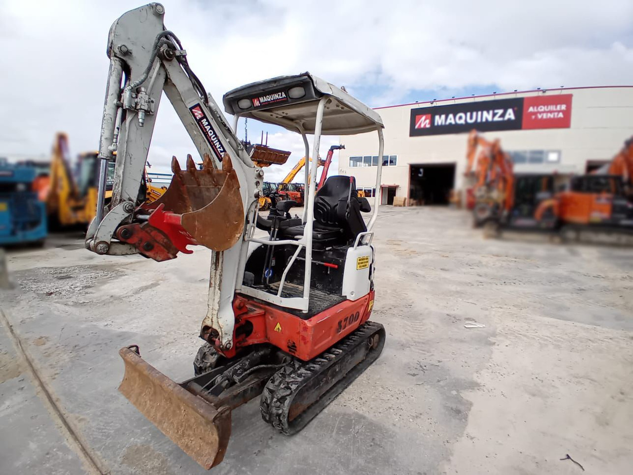 TAKEUCHI TB215R - Mini bager: slika 5 TAKEUCHI TB215R - Mini bager: slika 5