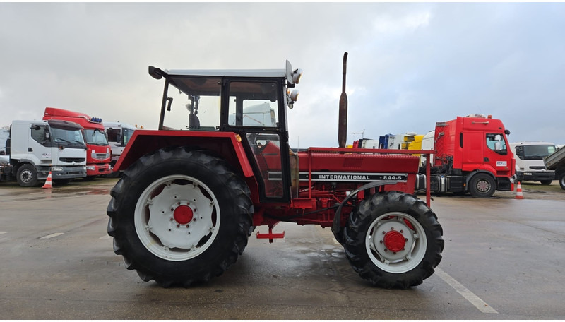 Case International 844 S (4X4 / BELGIAN TRACTOR / PERFECT CONDITION / GEARBOX TOP CONDITION) - Traktor: slika 4 Case International 844 S (4X4 / BELGIAN TRACTOR / PERFECT CONDITION / GEARBOX TOP CONDITION) - Traktor: slika 4