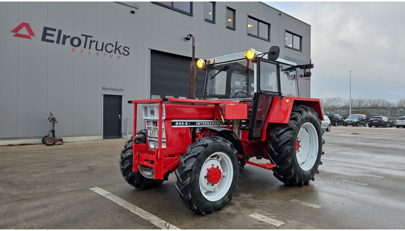 Case International 844 S (4X4 / BELGIAN TRACTOR / PERFECT CONDITION / GEARBOX TOP CONDITION) - Traktor: slika 1 Case International 844 S (4X4 / BELGIAN TRACTOR / PERFECT CONDITION / GEARBOX TOP CONDITION) - Traktor: slika 1