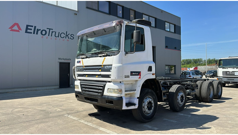 DAF 85 CF 430 (EURO 3 / MANUAL GEARBOX / BOITE MANUELLE / BIG HUB / 8X4 / STEEL SUSP. / LAMES) - Kamion sa golom šasijom i zatvorenom kabinom: slika 1 DAF 85 CF 430 (EURO 3 / MANUAL GEARBOX / BOITE MANUELLE / BIG HUB / 8X4 / STEEL SUSP. / LAMES) - Kamion sa golom šasijom i zatvorenom kabinom: slika 1