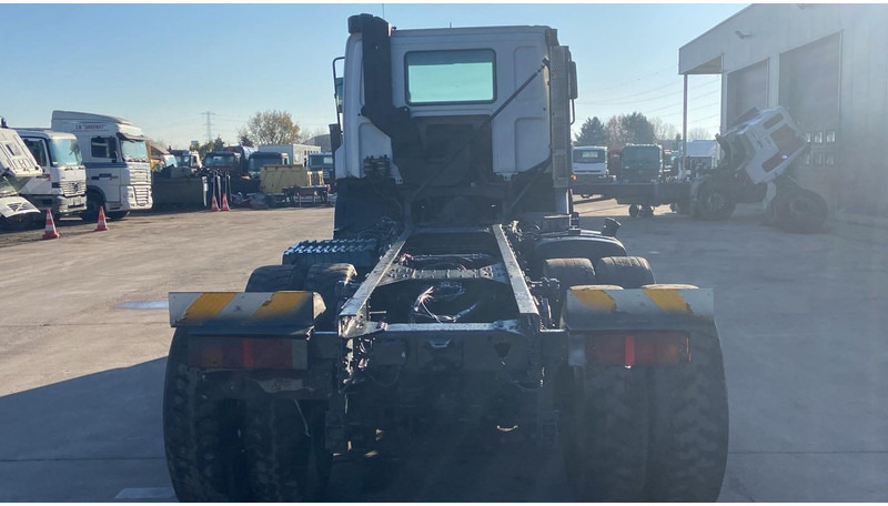 DAF CF 85.380 (EURO 3 / MANUAL GEARBOX / BOITE MANUELLE / BIG HUB / GRAND PONT / LAMES) - Kamion sa golom šasijom i zatvorenom kabinom: slika 5 DAF CF 85.380 (EURO 3 / MANUAL GEARBOX / BOITE MANUELLE / BIG HUB / GRAND PONT / LAMES) - Kamion sa golom šasijom i zatvorenom kabinom: slika 5