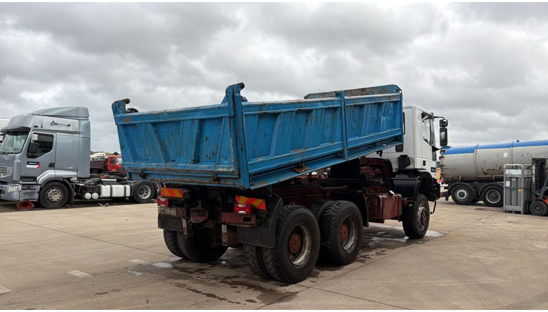 Iveco Eurotrakker 260 E 37 (6X6 / POMPE MANUELLE / MANUAL PUMP / BIG AXLE / LAMES / STEEL SUSP.) - Istovarivač: slika 4 Iveco Eurotrakker 260 E 37 (6X6 / POMPE MANUELLE / MANUAL PUMP / BIG AXLE / LAMES / STEEL SUSP.) - Istovarivač: slika 4