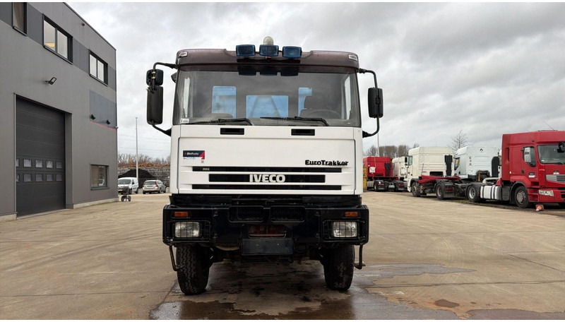 Iveco Eurotrakker 260 E 37 (6X6 / POMPE MANUELLE / MANUAL PUMP / BIG AXLE / LAMES / STEEL SUSP.) - Istovarivač: slika 3 Iveco Eurotrakker 260 E 37 (6X6 / POMPE MANUELLE / MANUAL PUMP / BIG AXLE / LAMES / STEEL SUSP.) - Istovarivač: slika 3