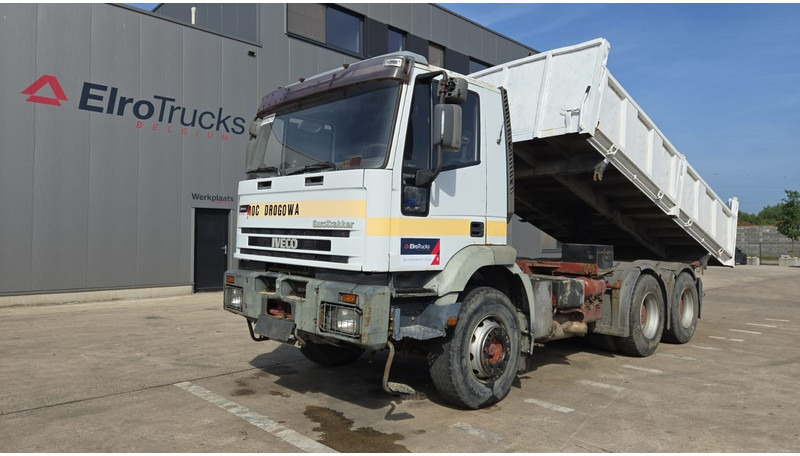 Iveco Eurotrakker 260 E 37 (POMPE MANUELLE / MANUAL PUMP / BOITE MANUELLE / GRAND PONT / LAMES) - Istovarivač: slika 1 Iveco Eurotrakker 260 E 37 (POMPE MANUELLE / MANUAL PUMP / BOITE MANUELLE / GRAND PONT / LAMES) - Istovarivač: slika 1