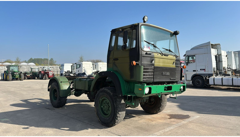 Iveco Magirus 110 - 16 (4X4 / 57000 KM / LAMES / GRAND PONT / 6 CYLINDRES EN LIGNE !! / MANUAL PUMP) - Kamion sa golom šasijom i zatvorenom kabinom: slika 3 Iveco Magirus 110 - 16 (4X4 / 57000 KM / LAMES / GRAND PONT / 6 CYLINDRES EN LIGNE !! / MANUAL PUMP) - Kamion sa golom šasijom i zatvorenom kabinom: slika 3