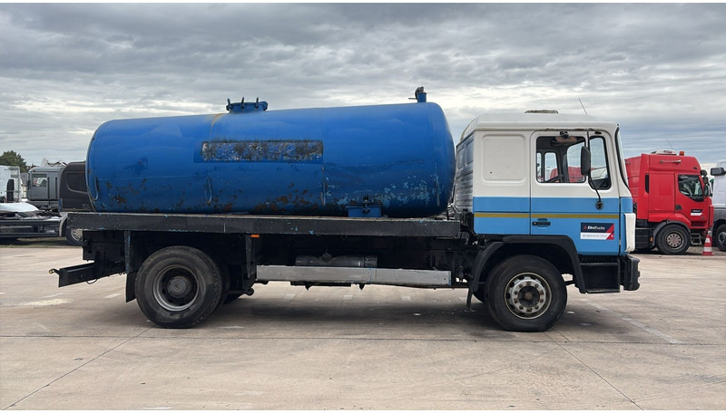 MAN 18.232 (MANUAL PUMP / POMPE MANUELLE / 11.000L) - Vakuumska cisterna: slika 4 MAN 18.232 (MANUAL PUMP / POMPE MANUELLE / 11.000L) - Vakuumska cisterna: slika 4