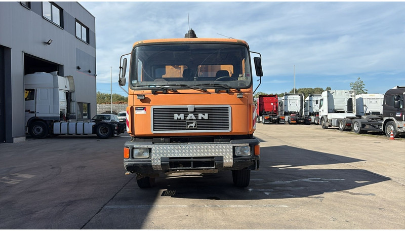 MAN 26.342 (6X4 / BIG AXLE / GRAND PONT) - Istovarivač: slika 2 MAN 26.342 (6X4 / BIG AXLE / GRAND PONT) - Istovarivač: slika 2