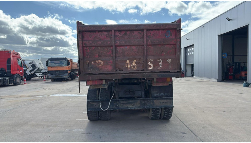 MAN 35.372 (MANUAL PUMP / 6 CYLINDER / BIG AXLE / STEEL SUSP.) - Istovarivač: slika 5 MAN 35.372 (MANUAL PUMP / 6 CYLINDER / BIG AXLE / STEEL SUSP.) - Istovarivač: slika 5