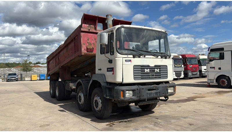 MAN 35.372 (MANUAL PUMP / 6 CYLINDER / BIG AXLE / STEEL SUSP.) - Istovarivač: slika 2 MAN 35.372 (MANUAL PUMP / 6 CYLINDER / BIG AXLE / STEEL SUSP.) - Istovarivač: slika 2