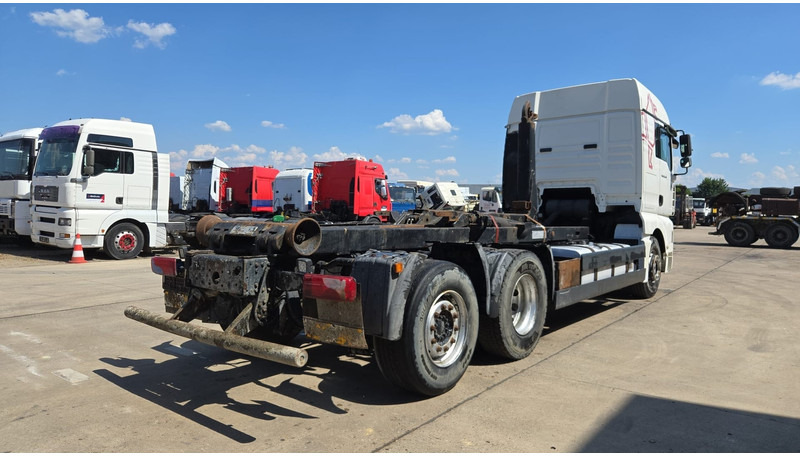 MAN TGA 26.440 (MANUAL GEARBOX / FRONT STEEL / 6X2 / BOITE MANUELLE / DEVANT LAMES) - Kamion sa golom šasijom i zatvorenom kabinom: slika 5 MAN TGA 26.440 (MANUAL GEARBOX / FRONT STEEL / 6X2 / BOITE MANUELLE / DEVANT LAMES) - Kamion sa golom šasijom i zatvorenom kabinom: slika 5