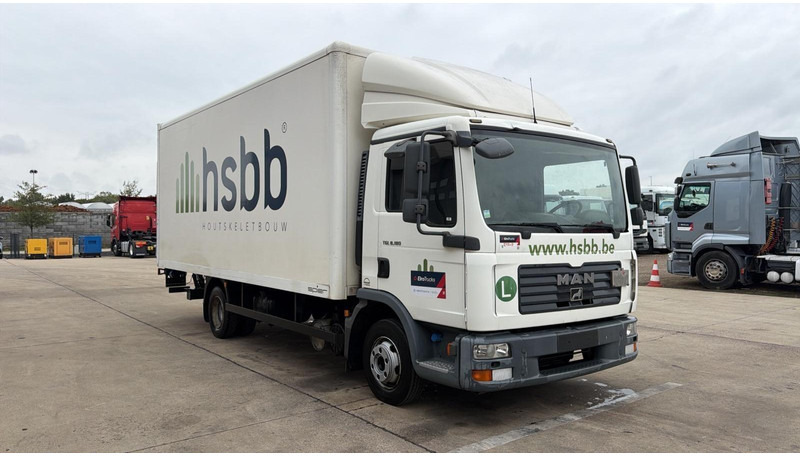 MAN TGL 8.180 (BELGIAN TRUCK / PERFECT CONDITION / MANUAL GEARBOX / LAMES / STEEL SUSP.) - Kamion sa zatvorenim sandukom: slika 3 MAN TGL 8.180 (BELGIAN TRUCK / PERFECT CONDITION / MANUAL GEARBOX / LAMES / STEEL SUSP.) - Kamion sa zatvorenim sandukom: slika 3