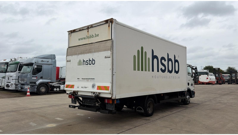 MAN TGL 8.180 (BELGIAN TRUCK / PERFECT CONDITION / MANUAL GEARBOX / LAMES / STEEL SUSP.) - Kamion sa zatvorenim sandukom: slika 4 MAN TGL 8.180 (BELGIAN TRUCK / PERFECT CONDITION / MANUAL GEARBOX / LAMES / STEEL SUSP.) - Kamion sa zatvorenim sandukom: slika 4
