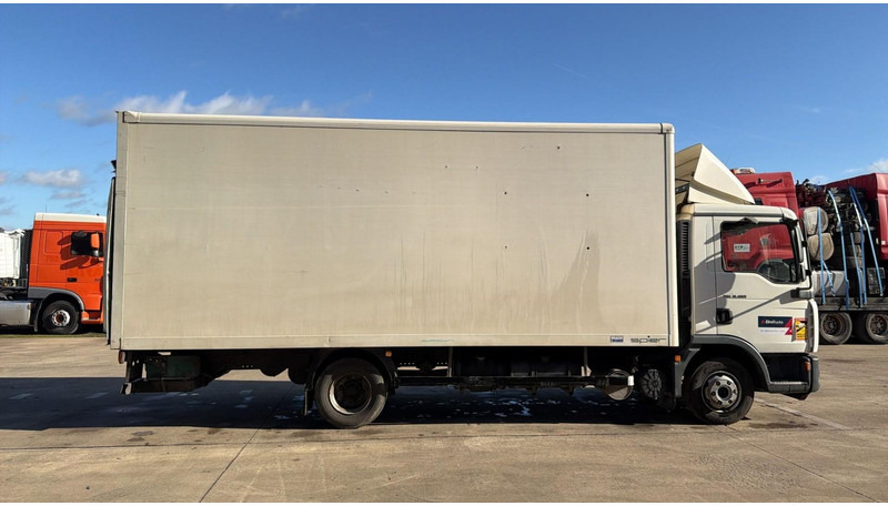 MAN TGL 8.180 (MANUAL GEARBOX / BOITE MANUELLE / CAMION BELGE / BELGIAN TRUCK) - Kamion sa zatvorenim sandukom: slika 3 MAN TGL 8.180 (MANUAL GEARBOX / BOITE MANUELLE / CAMION BELGE / BELGIAN TRUCK) - Kamion sa zatvorenim sandukom: slika 3