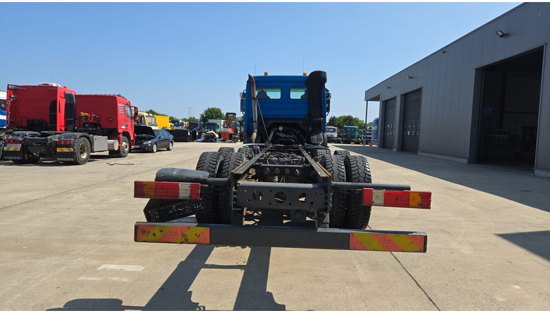 Mercedes-Benz Actros 2636 (MP2 / LAMES / STEEL SUSP. / BOITE MANUELLE / RETARDER !! / TRES PROPRE) - Kamion sa golom šasijom i zatvorenom kabinom: slika 5 Mercedes-Benz Actros 2636 (MP2 / LAMES / STEEL SUSP. / BOITE MANUELLE / RETARDER !! / TRES PROPRE) - Kamion sa golom šasijom i zatvorenom kabinom: slika 5