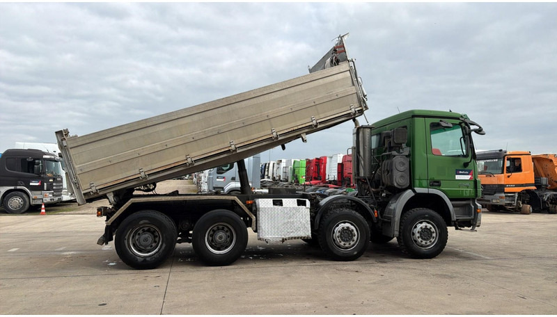 Mercedes-Benz Actros 3246 (EPS / LAMES / GRAND PONT / V6 / MP2 / 3 PEDALES) - Istovarivač: slika 3 Mercedes-Benz Actros 3246 (EPS / LAMES / GRAND PONT / V6 / MP2 / 3 PEDALES) - Istovarivač: slika 3