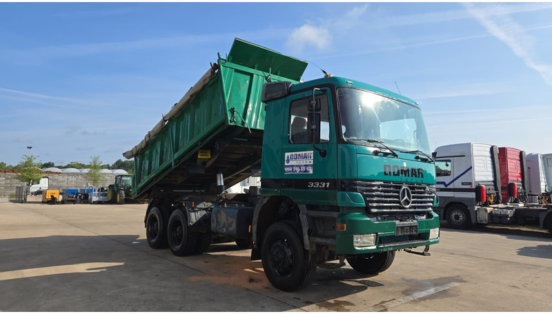 Mercedes-Benz Actros 3331 (BOITE MANUELLE / 6X6 / LAMES / GRAND PONT / V6) - Istovarivač: slika 3 Mercedes-Benz Actros 3331 (BOITE MANUELLE / 6X6 / LAMES / GRAND PONT / V6) - Istovarivač: slika 3