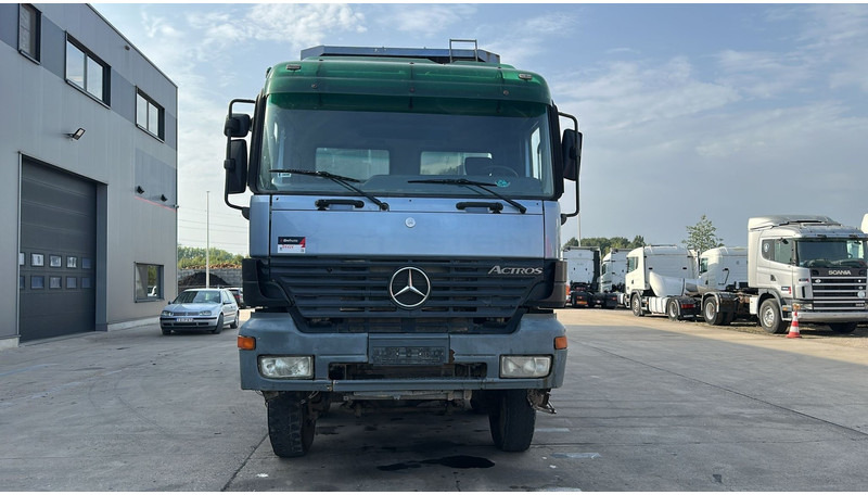 Mercedes-Benz Actros 4143 (8X8 / BOITE MANUELLE / LAMES / GRAND PONT / STEEL SUSP. / BIG AXLE) - Istovarivač: slika 2 Mercedes-Benz Actros 4143 (8X8 / BOITE MANUELLE / LAMES / GRAND PONT / STEEL SUSP. / BIG AXLE) - Istovarivač: slika 2