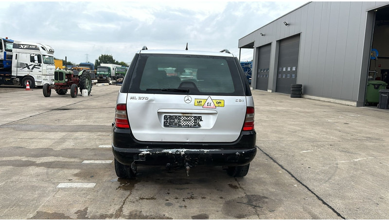 Mercedes-Benz M-Klasse ML 270 CDI - SUVSUV: slika 5 Mercedes-Benz M-Klasse ML 270 CDI - SUVSUV: slika 5