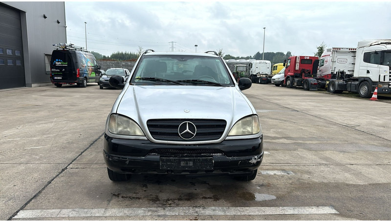 Mercedes-Benz M-Klasse ML 270 CDI - SUVSUV: slika 2 Mercedes-Benz M-Klasse ML 270 CDI - SUVSUV: slika 2