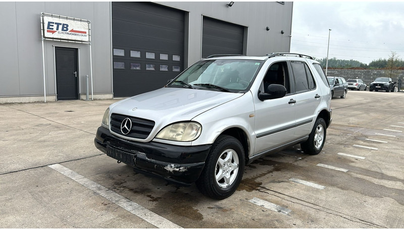 Mercedes-Benz M-Klasse ML 270 CDI - SUVSUV: slika 1 Mercedes-Benz M-Klasse ML 270 CDI - SUVSUV: slika 1