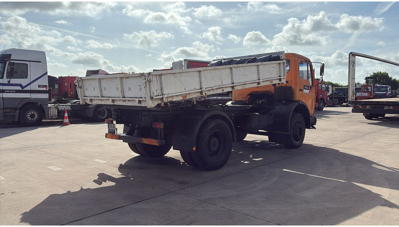 Mercedes-Benz SK 1628 (V8 / LAMES / GRAND PONT / POMPE MANUELLE) - Istovarivač: slika 5 Mercedes-Benz SK 1628 (V8 / LAMES / GRAND PONT / POMPE MANUELLE) - Istovarivač: slika 5