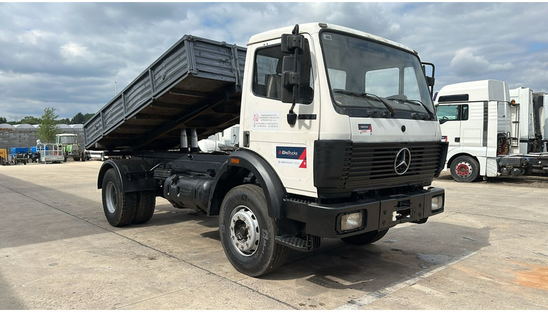 Mercedes-Benz SK 1722 (LAMES / GRAND PONT / V6 / BOITE MANUELLE / POMPE MANUELLE) - Istovarivač: slika 3 Mercedes-Benz SK 1722 (LAMES / GRAND PONT / V6 / BOITE MANUELLE / POMPE MANUELLE) - Istovarivač: slika 3
