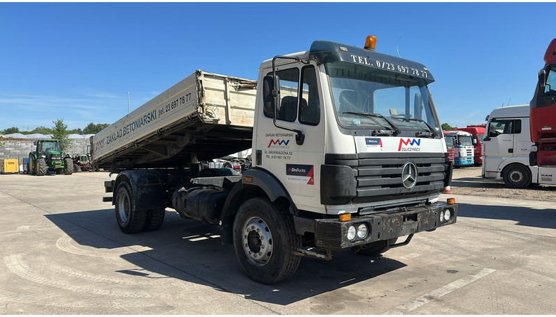 Mercedes-Benz SK 1820 (POMPE MANUELLE / LAMES / GRAND PONT / TRES PROPRE) - Istovarivač: slika 3 Mercedes-Benz SK 1820 (POMPE MANUELLE / LAMES / GRAND PONT / TRES PROPRE) - Istovarivač: slika 3