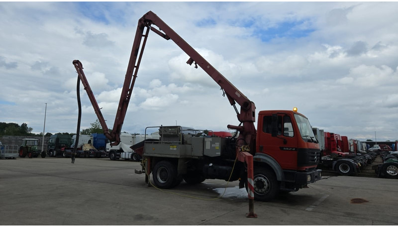 Mercedes-Benz SK 1824 (V6 / LAMES / GRAND PONT / PUTZMEISTER 24M/ JOYSTICK / RADIO) - Auto pumpa za beton: slika 2 Mercedes-Benz SK 1824 (V6 / LAMES / GRAND PONT / PUTZMEISTER 24M/ JOYSTICK / RADIO) - Auto pumpa za beton: slika 2