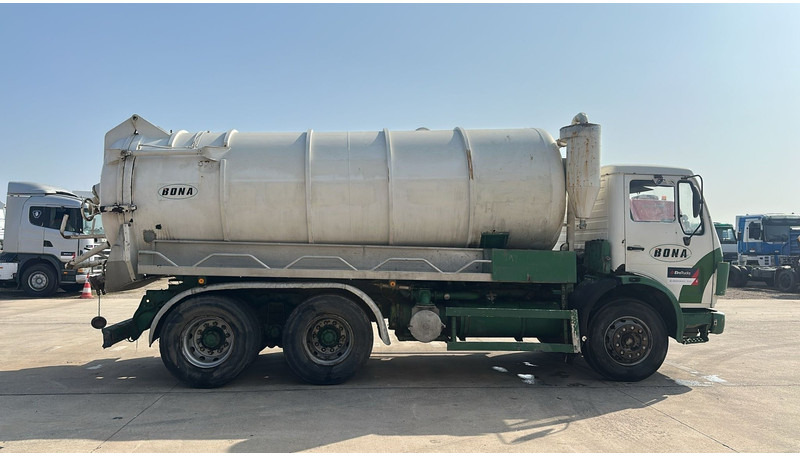 Mercedes-Benz SK 2224 (6X4 / V8 / LAMES / 15000 L / POMPE MANUELLE) - Vakuumska cisterna: slika 3 Mercedes-Benz SK 2224 (6X4 / V8 / LAMES / 15000 L / POMPE MANUELLE) - Vakuumska cisterna: slika 3