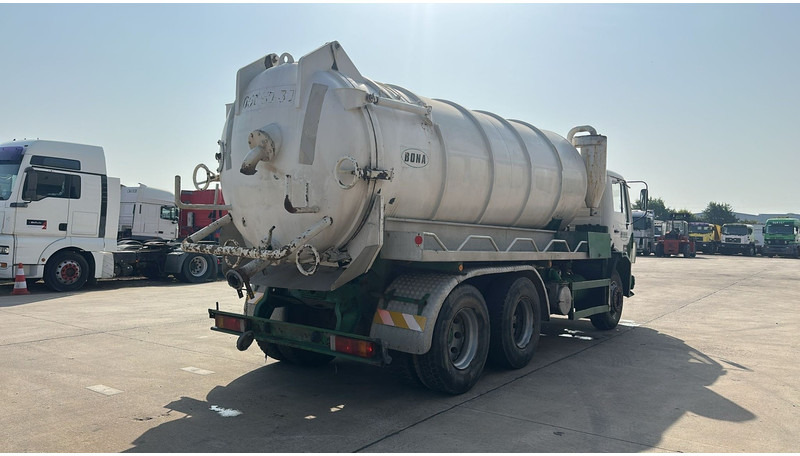 Mercedes-Benz SK 2224 (6X4 / V8 / LAMES / 15000 L / POMPE MANUELLE) - Vakuumska cisterna: slika 4 Mercedes-Benz SK 2224 (6X4 / V8 / LAMES / 15000 L / POMPE MANUELLE) - Vakuumska cisterna: slika 4