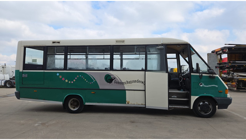 Mercedes-Benz Vario 614 (BELGIAN BUS / 34 SEATS / MANUAL PUMP / LAMES / STEEL SUSP.) - Gradski autobus: slika 4 Mercedes-Benz Vario 614 (BELGIAN BUS / 34 SEATS / MANUAL PUMP / LAMES / STEEL SUSP.) - Gradski autobus: slika 4