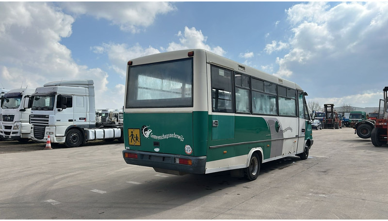 Mercedes-Benz Vario 614 (BELGIAN BUS / MANUAL PUMP / POMPE MANUELLE / BOITE MANUELLE / LAMES) - Gradski autobus: slika 5 Mercedes-Benz Vario 614 (BELGIAN BUS / MANUAL PUMP / POMPE MANUELLE / BOITE MANUELLE / LAMES) - Gradski autobus: slika 5