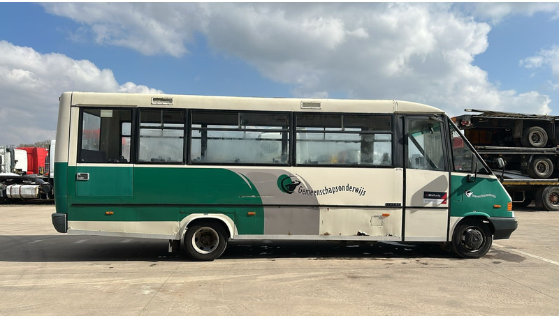 Mercedes-Benz Vario 614 (BELGIAN BUS / MANUAL PUMP / POMPE MANUELLE / BOITE MANUELLE / LAMES) - Gradski autobus: slika 4 Mercedes-Benz Vario 614 (BELGIAN BUS / MANUAL PUMP / POMPE MANUELLE / BOITE MANUELLE / LAMES) - Gradski autobus: slika 4