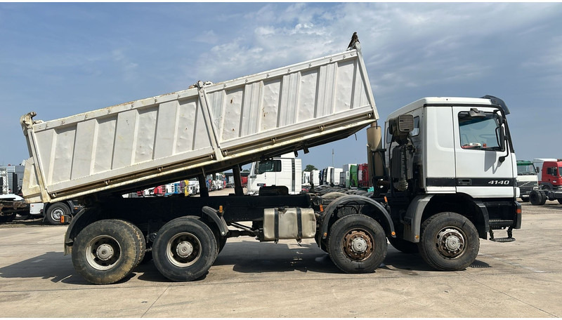 Mercedes-Benz actros 4140 (8X8 / BOITE MANUELLE / MANUAL GEARBOX / LAMES / GRAND PONT / BIG AXLE) - Istovarivač: slika 3 Mercedes-Benz actros 4140 (8X8 / BOITE MANUELLE / MANUAL GEARBOX / LAMES / GRAND PONT / BIG AXLE) - Istovarivač: slika 3