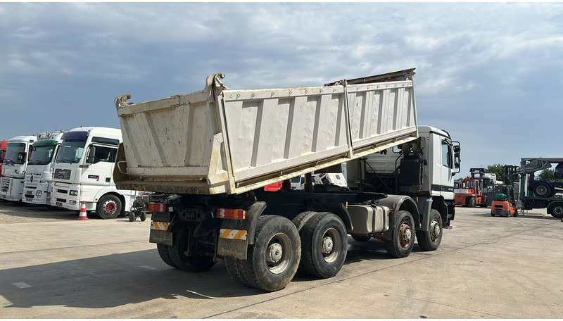 Mercedes-Benz actros 4140 (8X8 / BOITE MANUELLE / MANUAL GEARBOX / LAMES / GRAND PONT / BIG AXLE) - Istovarivač: slika 4 Mercedes-Benz actros 4140 (8X8 / BOITE MANUELLE / MANUAL GEARBOX / LAMES / GRAND PONT / BIG AXLE) - Istovarivač: slika 4