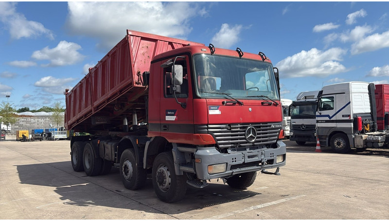 Mercedes-Benz actros 4140 (EPS / 8X6 / LAMES / GRAND PONT / GRAND BENNE / 3 PONTS / TRES BONNE ETAT) - Istovarivač: slika 3 Mercedes-Benz actros 4140 (EPS / 8X6 / LAMES / GRAND PONT / GRAND BENNE / 3 PONTS / TRES BONNE ETAT) - Istovarivač: slika 3