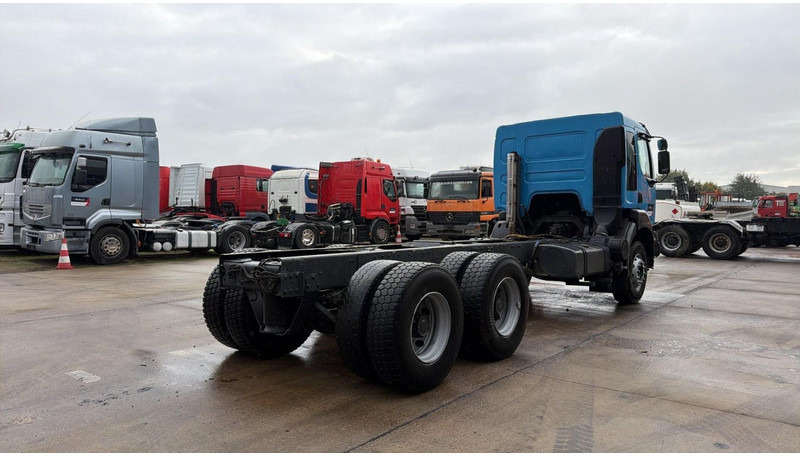 Renault KERAX 420 (LAMES / GRAND PONT / STEEL SUSP. / BIG AXLE / MANUAL GEARBOX / BOITE MANUELLE) - Kamion sa golom šasijom i zatvorenom kabinom: slika 4 Renault KERAX 420 (LAMES / GRAND PONT / STEEL SUSP. / BIG AXLE / MANUAL GEARBOX / BOITE MANUELLE) - Kamion sa golom šasijom i zatvorenom kabinom: slika 4