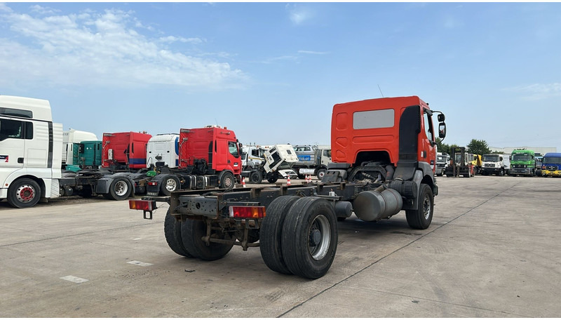 Renault Kerax 370 (GRAND PONT / LAMES / PROPRE / BOITE MANUELLE / STEEL SUSP.) - Kamion sa golom šasijom i zatvorenom kabinom: slika 4 Renault Kerax 370 (GRAND PONT / LAMES / PROPRE / BOITE MANUELLE / STEEL SUSP.) - Kamion sa golom šasijom i zatvorenom kabinom: slika 4