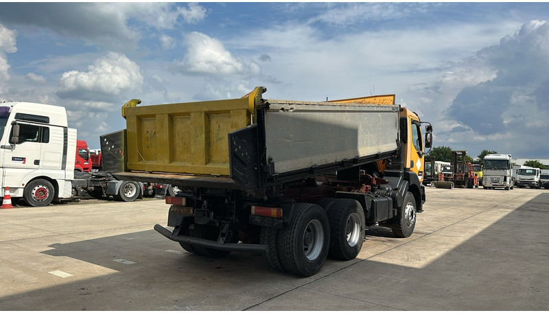 Renault Kerax 385 (POMPE MANUELLE / MANUAL PUMP / 6X4 / LAMES / GRAND PONT) - Istovarivač: slika 4 Renault Kerax 385 (POMPE MANUELLE / MANUAL PUMP / 6X4 / LAMES / GRAND PONT) - Istovarivač: slika 4