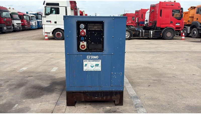 SDMO J66K (JOHN DEERE ENGINE / 3 PHASES / 66 KVA / BE MACHINE) - Set generatora: slika 3 SDMO J66K (JOHN DEERE ENGINE / 3 PHASES / 66 KVA / BE MACHINE) - Set generatora: slika 3