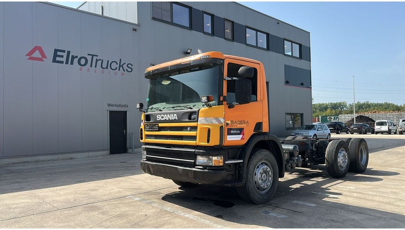 Scania 94 G (MANUAL PUMP / POMPE MANUELLE / BOITE MANUELLE / MANUAL GEARBOX) - Kamion sa golom šasijom i zatvorenom kabinom: slika 1 Scania 94 G (MANUAL PUMP / POMPE MANUELLE / BOITE MANUELLE / MANUAL GEARBOX) - Kamion sa golom šasijom i zatvorenom kabinom: slika 1