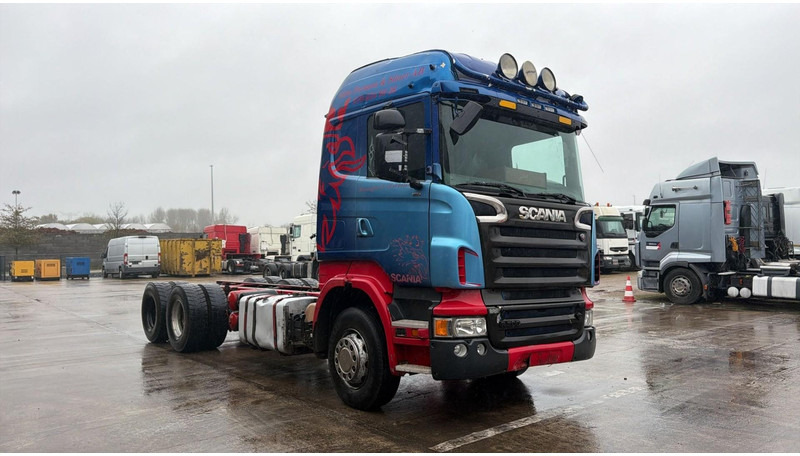 Scania R 500 V8 (6X4 / MANUAL GEARBOX / BOITE MANUELLE) - Kamion sa golom šasijom i zatvorenom kabinom: slika 3 Scania R 500 V8 (6X4 / MANUAL GEARBOX / BOITE MANUELLE) - Kamion sa golom šasijom i zatvorenom kabinom: slika 3