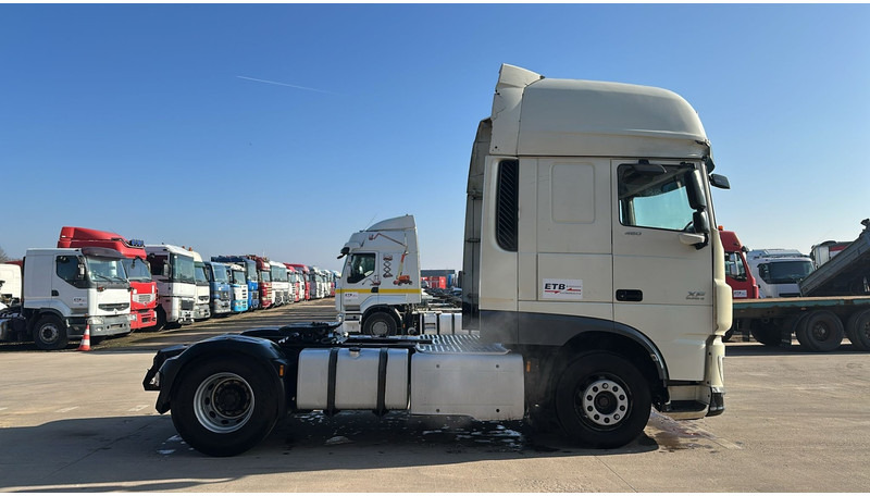 DAF 106 XF 460 (BOITE MANUELLE / MANUAL GEARBOX / 834.000 KM / EURO 6) - Tegljač: slika 4 DAF 106 XF 460 (BOITE MANUELLE / MANUAL GEARBOX / 834.000 KM / EURO 6) - Tegljač: slika 4
