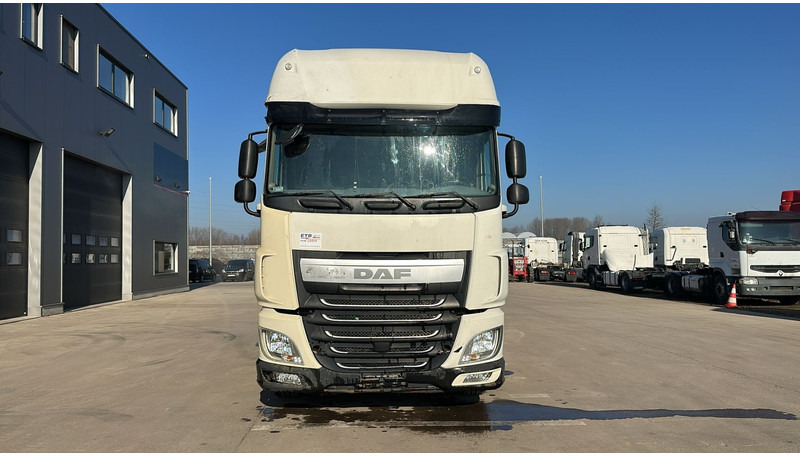 DAF 106 XF 460 (BOITE MANUELLE / MANUAL GEARBOX / 834.000 KM / EURO 6) - Tegljač: slika 2 DAF 106 XF 460 (BOITE MANUELLE / MANUAL GEARBOX / 834.000 KM / EURO 6) - Tegljač: slika 2