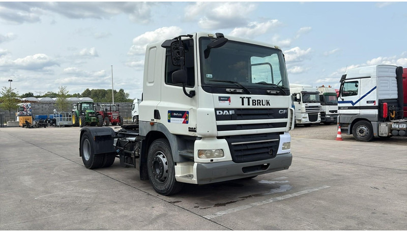 DAF 85 CF 410 (LOW CABIN / PETIT CABINE / TRES PROPRE / CLEAN CONDITION) - Tegljač: slika 3 DAF 85 CF 410 (LOW CABIN / PETIT CABINE / TRES PROPRE / CLEAN CONDITION) - Tegljač: slika 3