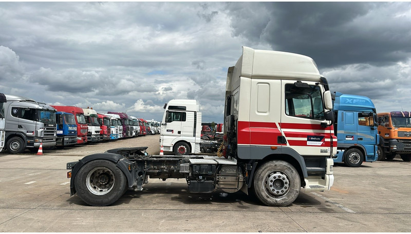 DAF 85 CF 460 (BOITE MANUELLE / MANUAL GEARBOX / GOOD CONDITION / BONNE ETAT) - Tegljač: slika 4 DAF 85 CF 460 (BOITE MANUELLE / MANUAL GEARBOX / GOOD CONDITION / BONNE ETAT) - Tegljač: slika 4