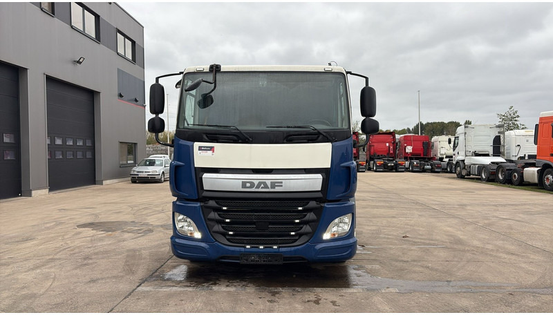 DAF CF 440 (CLEAN TRUCK / TRES PROPRE / BONNE ETAT / GOOD CONDITION) - Tegljač: slika 4 DAF CF 440 (CLEAN TRUCK / TRES PROPRE / BONNE ETAT / GOOD CONDITION) - Tegljač: slika 4